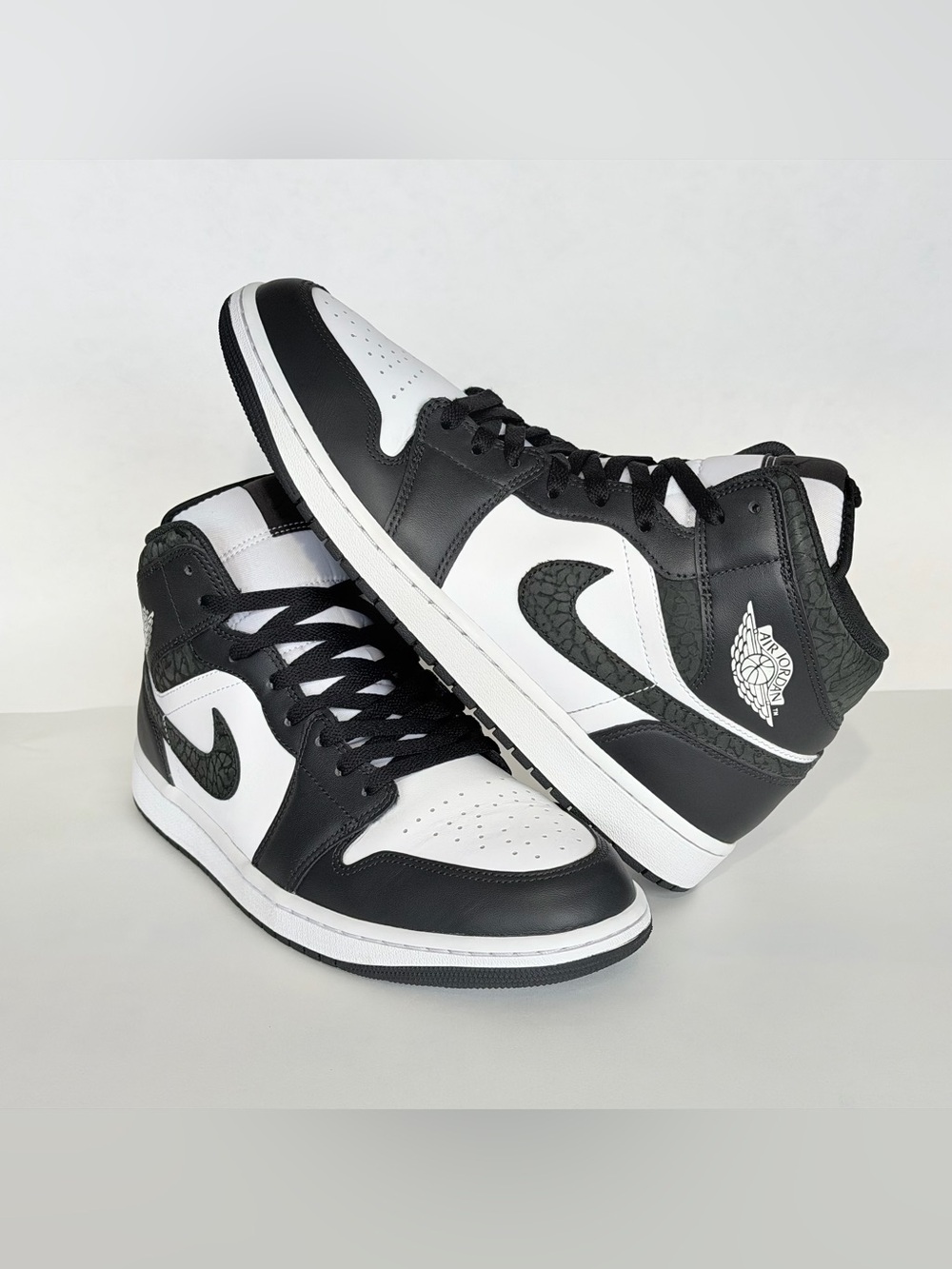 Air Jordan 1 Mid SE 'Panda Elephant' FB9911-001 Men’s size 12